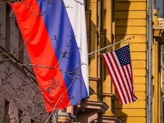 Guerre en Ukraine : après l’annonce de Trump d’exempter la Russie de sanctions, Moscou salue un « moment historique »