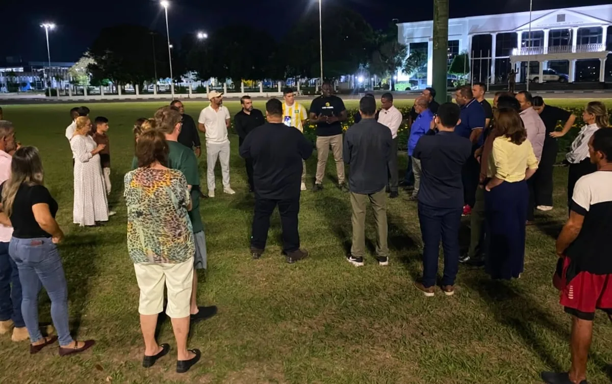Hélio Negão evita imprensa e mantém pré-campanha restrita a círculos de oração