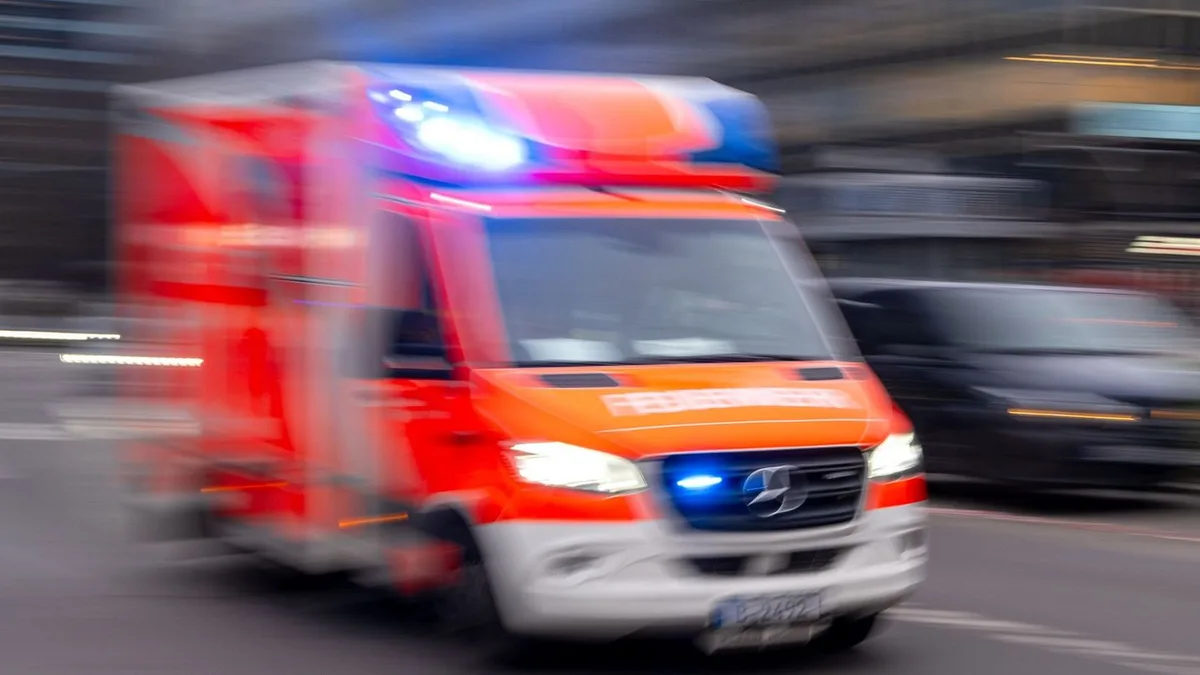 Auffahrunfall: Vier Verletzte nach Kollision auf B202