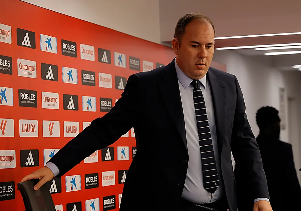 Así ha sido la rueda de prensa de José Ignacio Navarro sobre el balance del mercado de fichajes del Sevilla FC