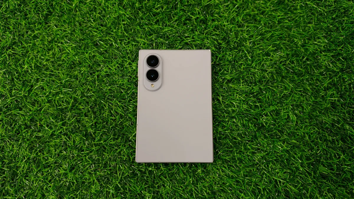 Galaxy Z Fold 8 ressuscitou uma coisa que os celulares mataram: telas pequenas