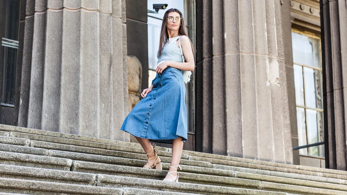 Denim Classic: Von Mini bis Maxi: Das sind die Jeansrock-Trends 2026