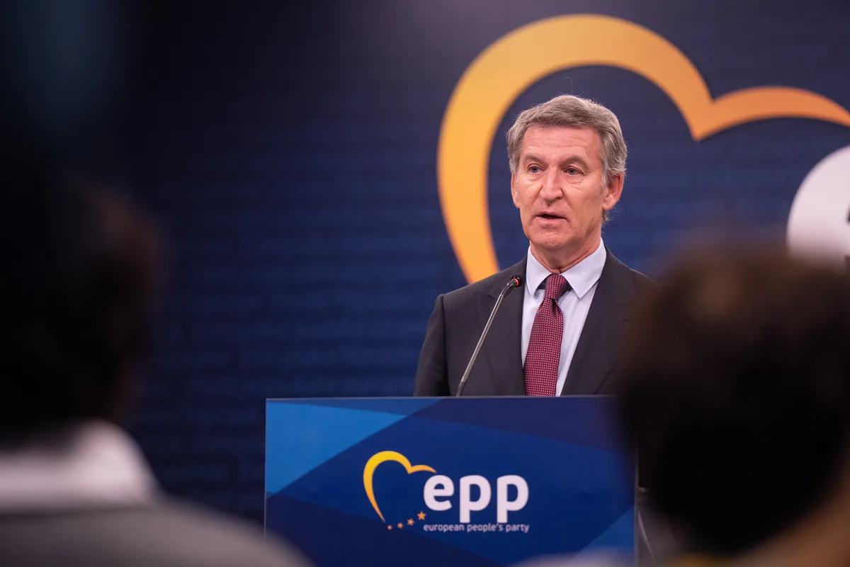 Feijóo afirma que Meloni impuso los controles Schengen porque desconfía de Sánchez: "A mi no me ocurriría porque soy fiable"