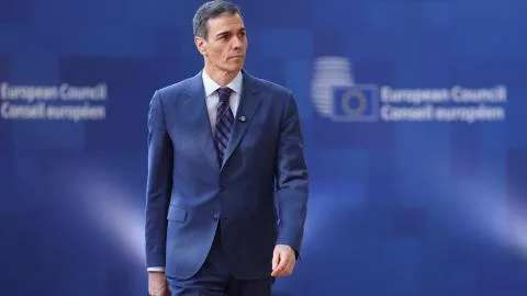 Sánchez denuncia "el plan" de PP y Vox con las pensiones: "Mentir a los jubilados hasta el 29 de noviembre"