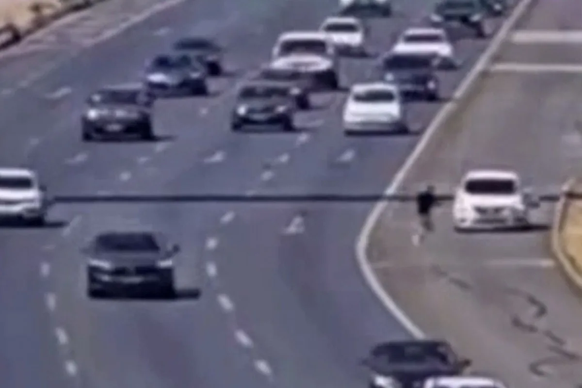 Câmera flagra exato momento em que pedestre é atropelado na EPTG