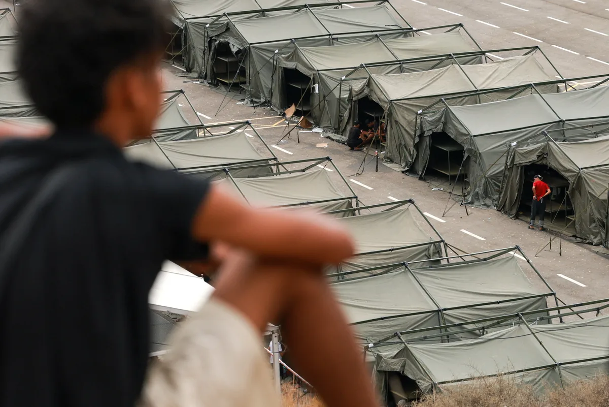 Ya es oficial en el BOE: el Gobierno habilita cinco polideportivos e infraestructuras estatales en Ceuta para acoger migrantes