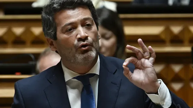 Chega vai chamar ministro das Finanças à AR para explicar compra da REN