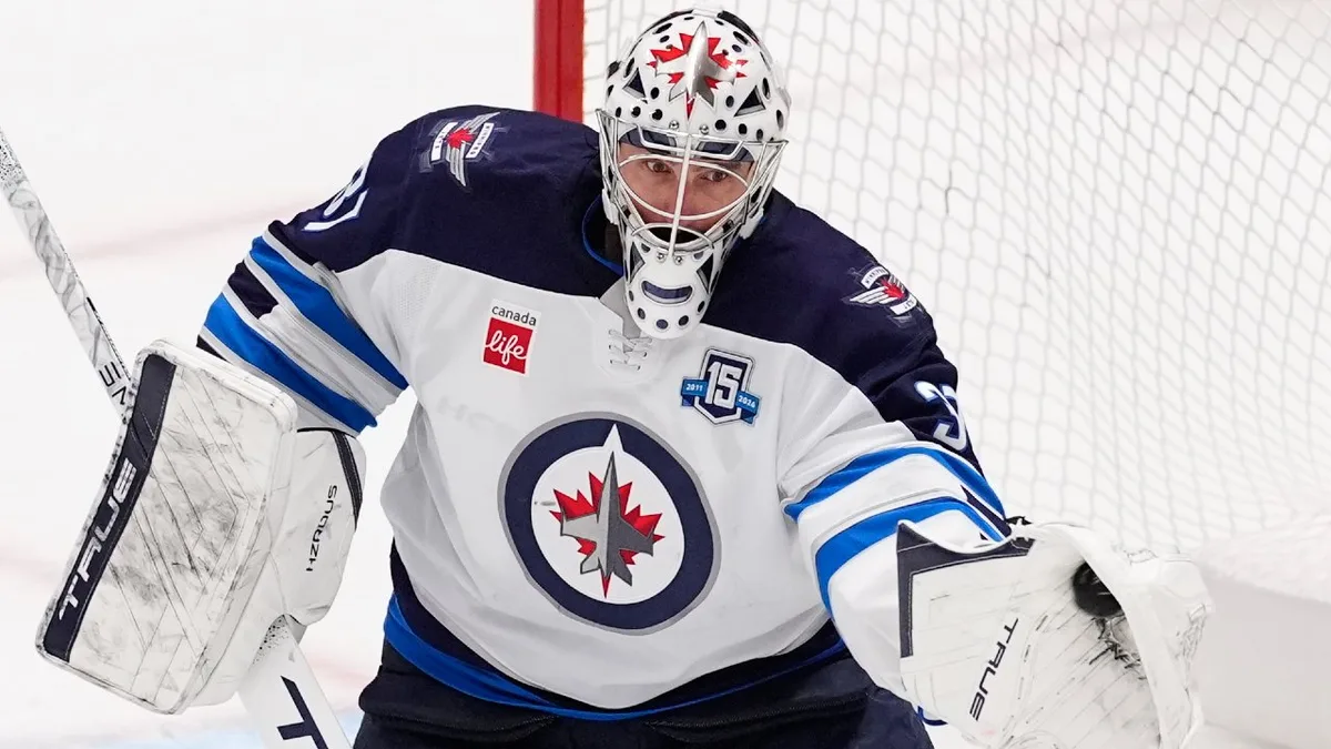 Why trading for Hellebuyck wouldn’t make sense for Rangers