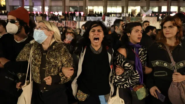 Manifestantes no Porto querem contatos por e-mail e não individualmente
