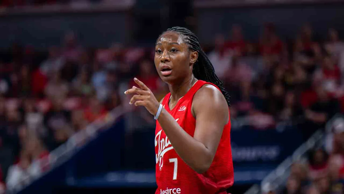 Fever all-stars Aliyah Boston, Kelly Mitchell disappointed by home fans booing coach Stephanie White