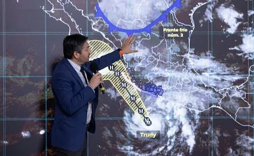 Servicio Meteorológico alerta por huracán Trudy que interactúa con frente frío; prevé que se intensifique a categoría 4