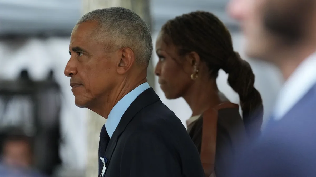 Trump once questioned Obama's citizenship. Now Obama is speaking out for Ilhan Omar.