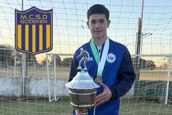 Murieron dos jóvenes futbolistas tras el choque frontal entre un VW Vento y una Amarok en el sur de Santa Fe