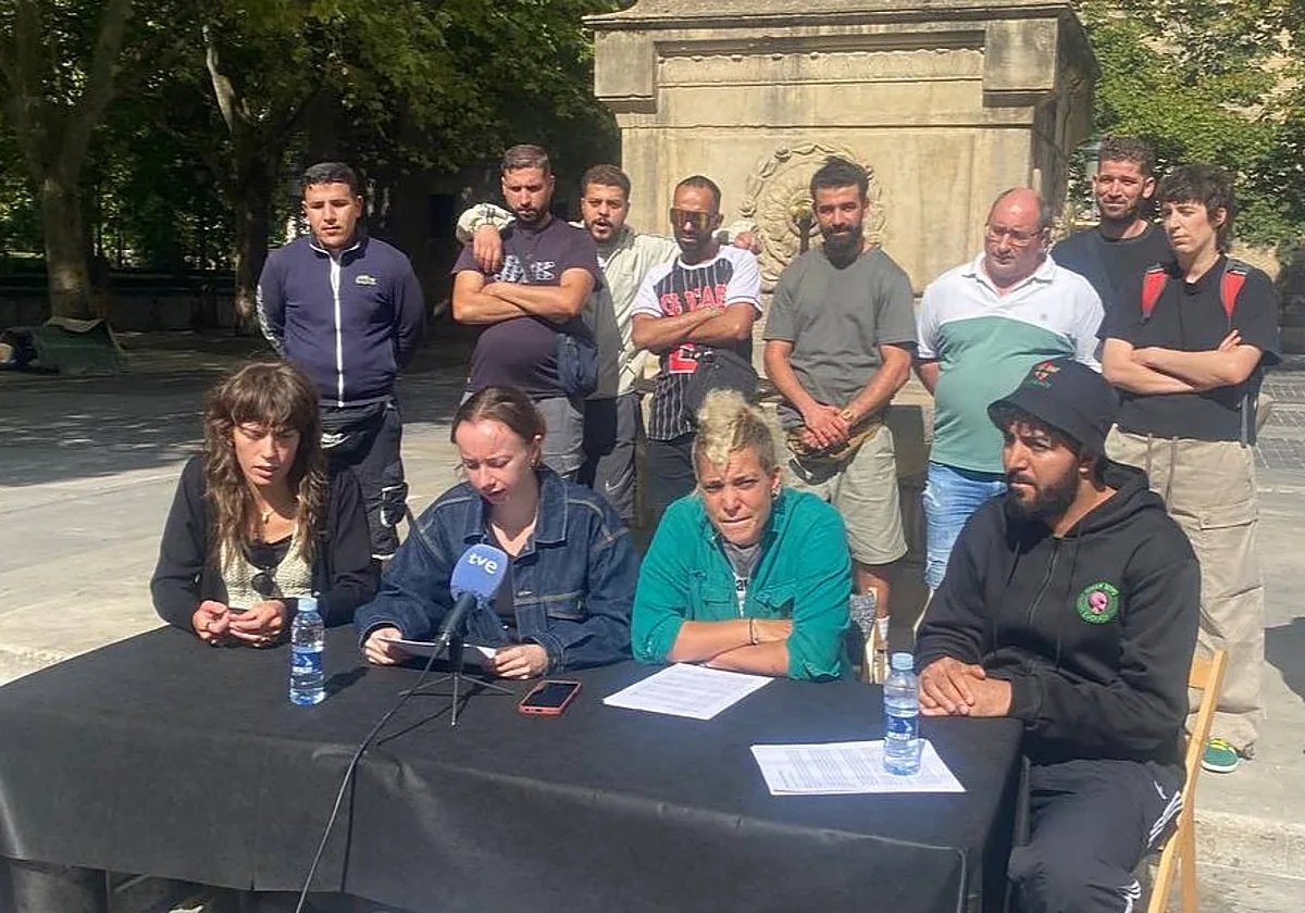 Vecinos ceutíes protestan contra la llegada de organizaciones proetarras a la ciudad: «No les vamos a dejar pasar»