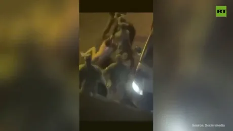 Ukrainian press gang abducts naked man (VIDEO)