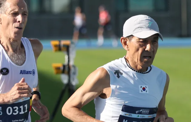 애국가 5번이나…'70대 세계 1위' 신행철의 5관왕 도전기