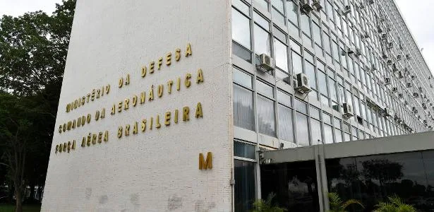 STM torna réus 10 acusados de homofobia contra militar da Aeronáutica