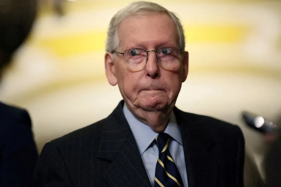 VIDEO: La reaparición de Mitch McConnell en el Senado tras tres meses de ausencia