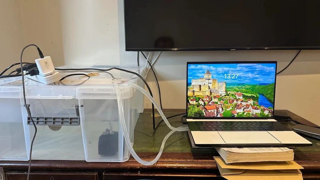 Razer Blade 16 is resurrected with a giant cooler made from a storage crate