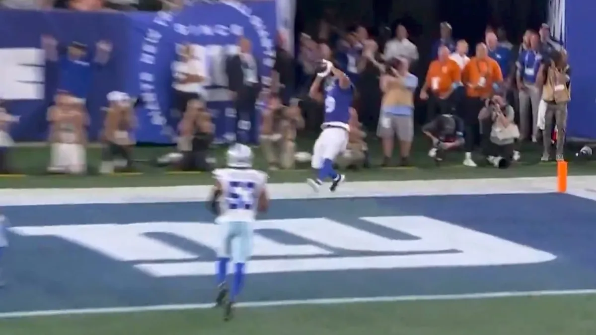 Dart hits Likely in end zone to put Giants ahead at half