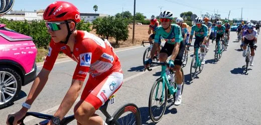 Spanienrundfahrt Vuelta: Tadej Pogačar muss nach heftigem Sturz aufgeben
