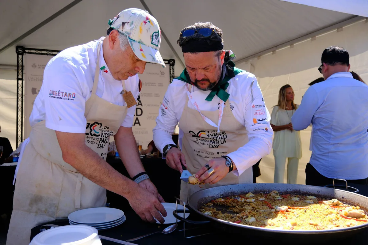 El cocinero mexicano Froilán Mújica gana el Premio World Paella Day 2026 con un arroz con kokotxas al pil-pil y guiños a su país