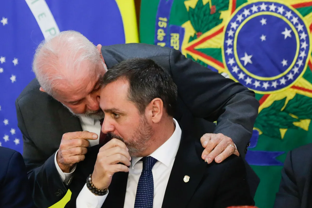 Andrei "não precisava ter ido à festa do Vorcaro” em Londres, diz Lula