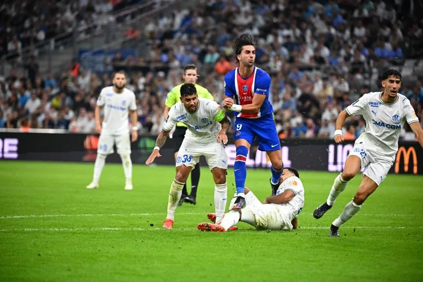 Battu par le PSG, l'OM enregistre une cinquième défaite de rang et passera la trêve internationale en position de relégable