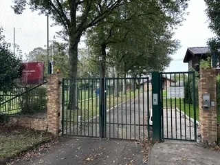 « On espère que ce n’est qu’une fugue » : une enfant de 11 ans portée disparue près de Rennes, son sac retrouvé