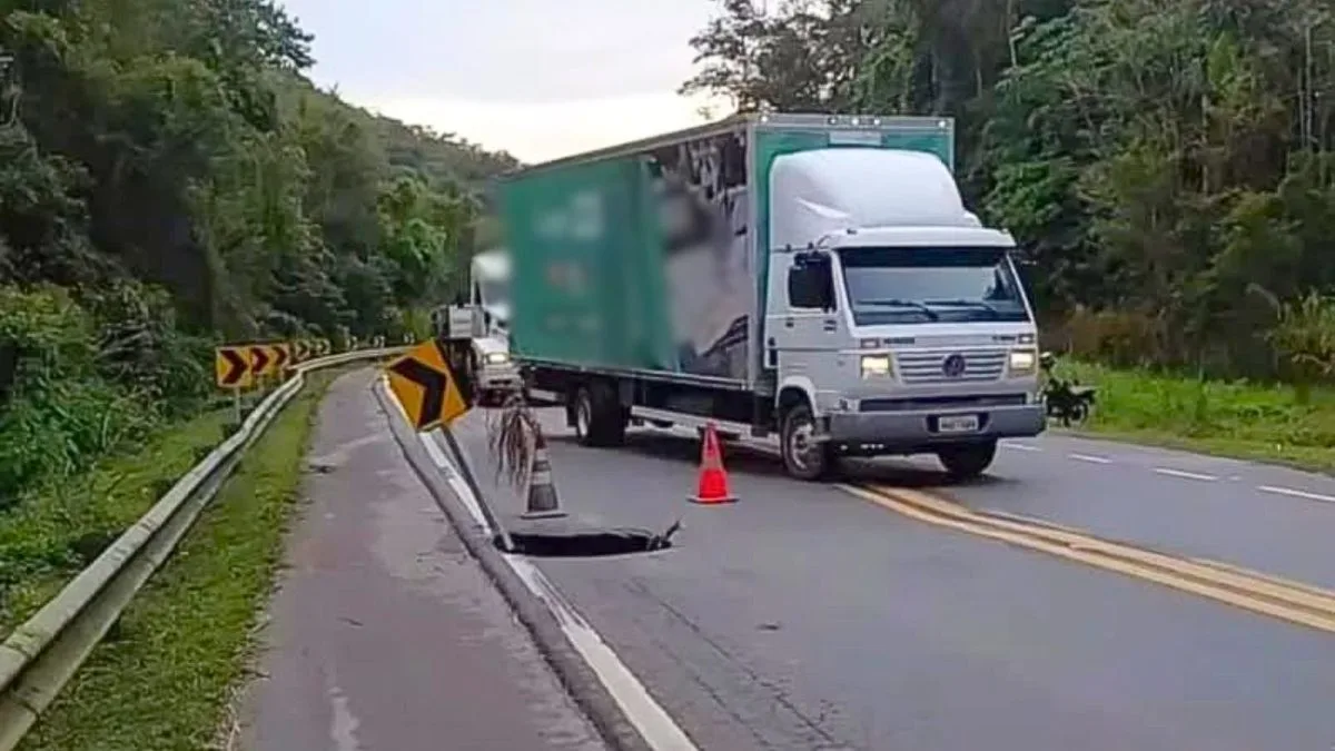 Chuva atrasa reparos em cratera na BR-470 e obras já têm nova previsão para conclusão em SC