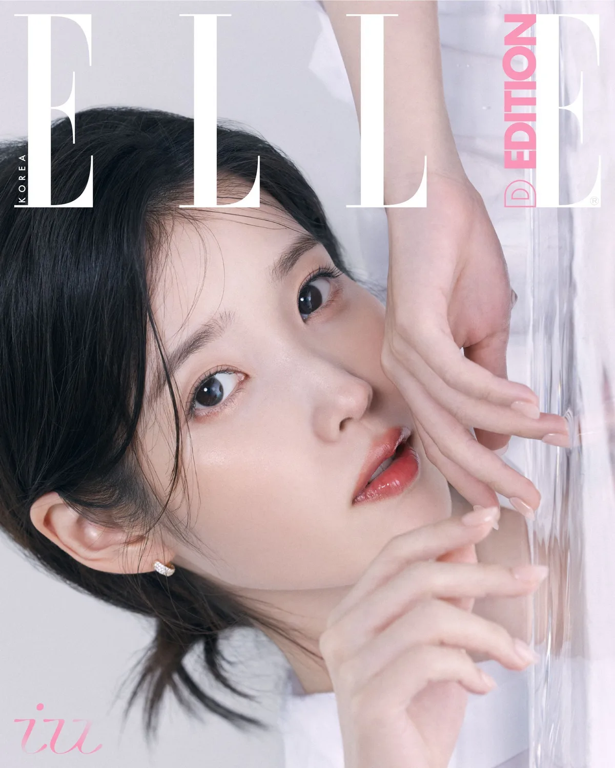 아이유, 모공 하나 없는 백옥 피부…청초한 비주얼 [화보]