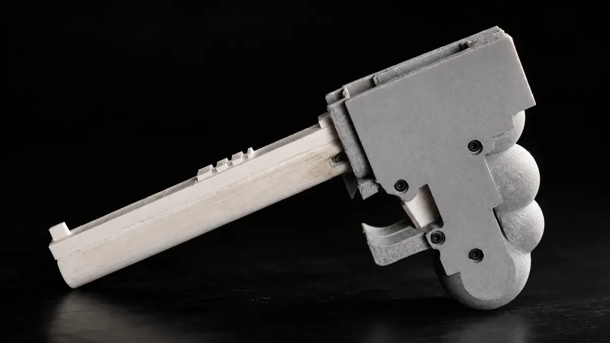 Novo modelo de IA cria arma impressa em 3D sem número de série, mas resultado é bizarro