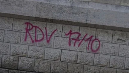Des centaines d'actions prévues, des "débordements" attendus et des politiques dans les cortèges : à quoi faut-il s'attendre pour les manifestations du samedi 17 octobre ?
