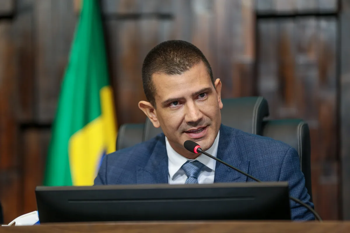 Douglas Ruas participa de entrevista do RJ1 nesta terça-feira; saiba como assistir