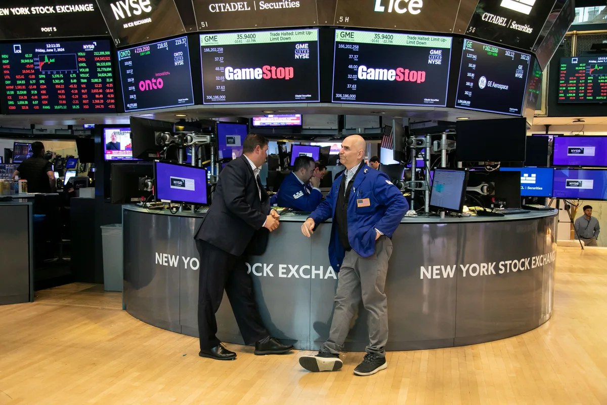 Wall Street ‘amanece’ mixto: Dow Jones sube... pero S&P 500 y Nasdaq caen por sanción económica a Irán