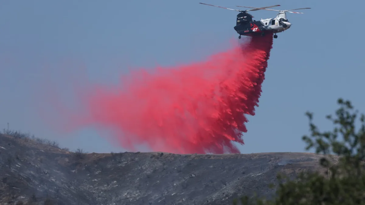 Un méga hélicoptère prêté par l'Australie utilisé pour la première fois pour combattre l'incendie dans les Landes