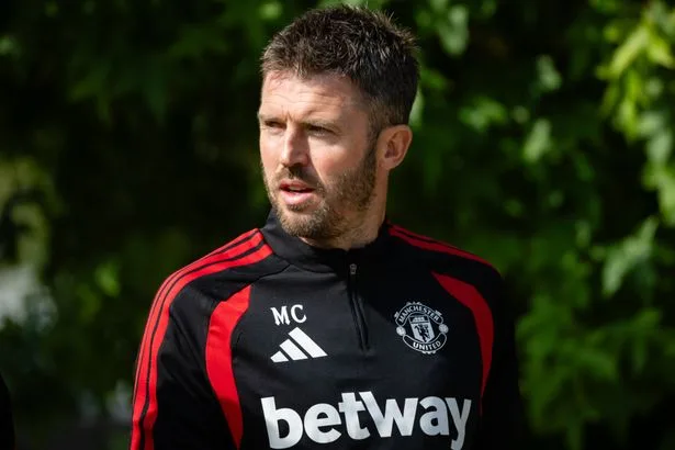 Ex-Man Utd coach warns Michael Carrick his Old Trafford honeymoon could be over