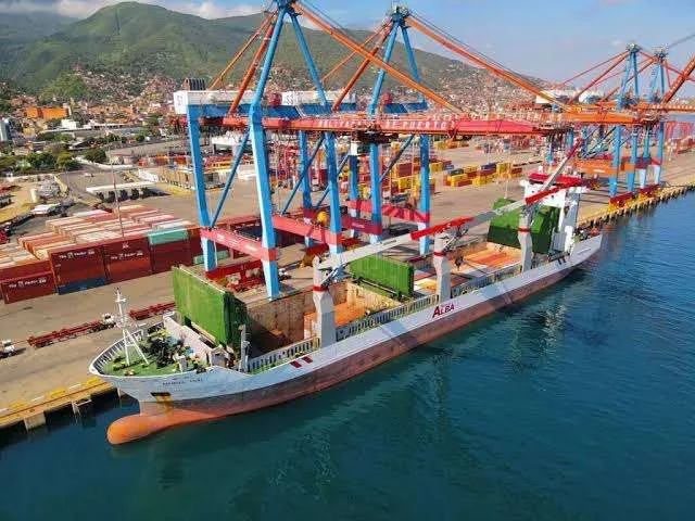 Inspeccionan pilotes del puerto de La Guaira para determinar su vulnerabilidad estructural