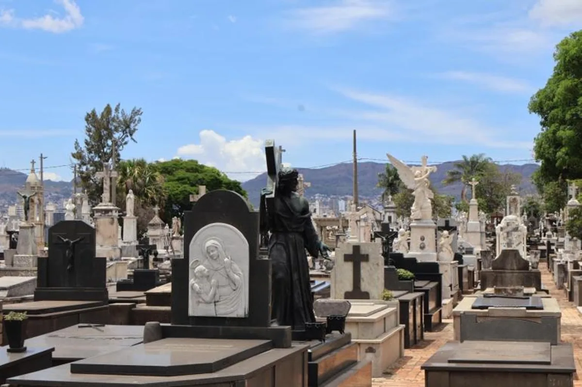 Cemitério do Bonfim abre inscrições para passeio cheio de histórias