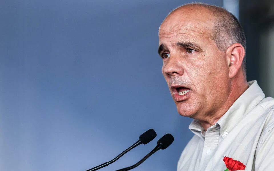 PCP questiona Governo sobre a compra pelo Estado Português da participação na REN