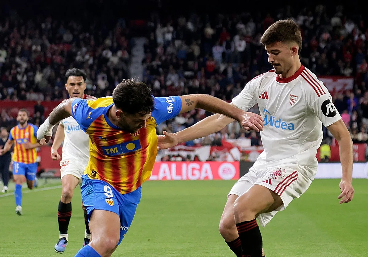 Dónde ver Sevilla - Valencia: canal de TV y streaming online del partido de LaLiga EA Sports 2026-2027