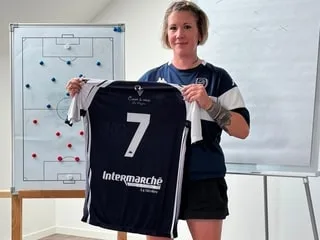 « Julie ne s’en vantait pas, mais elle était une excellente footballeuse » : émotion après le décès de Julie Le Scanve