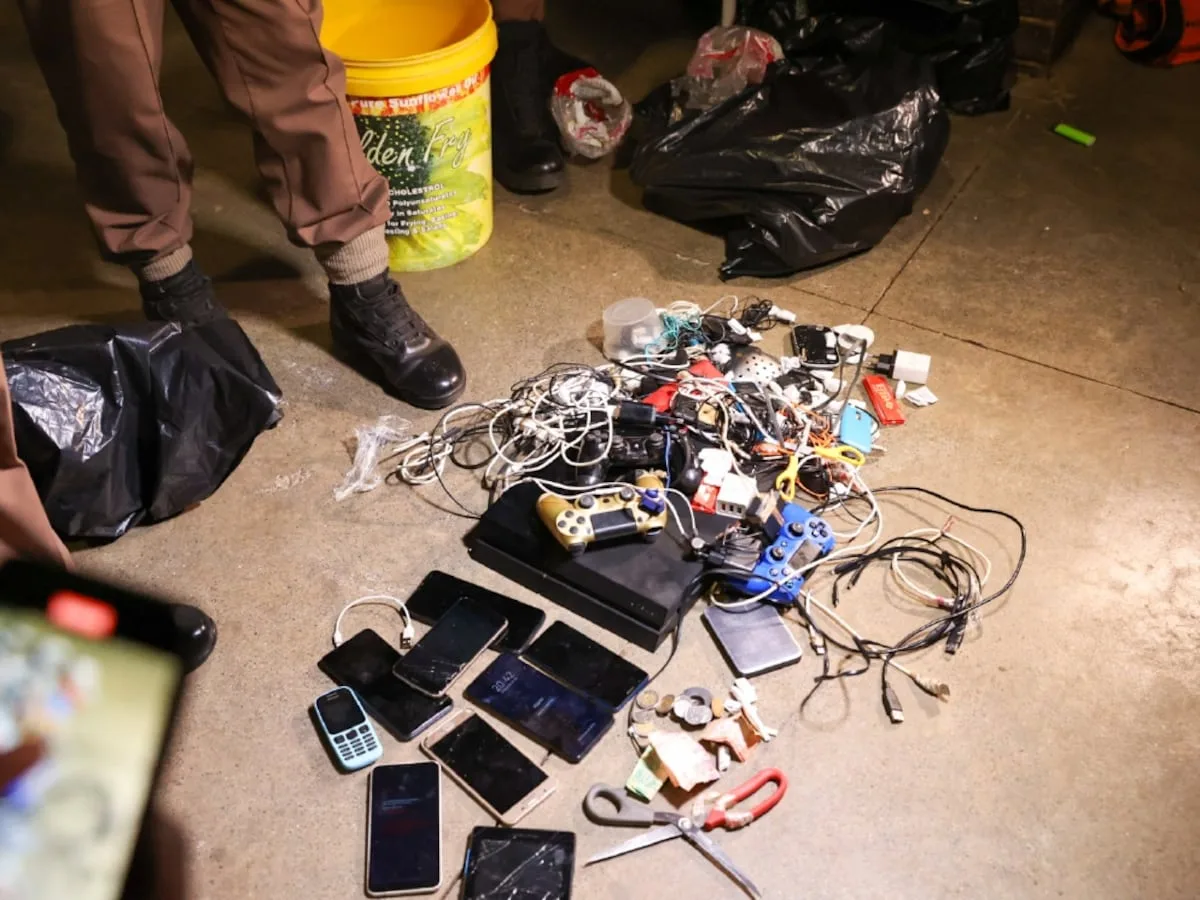 EDITORIAL | Firm action on illegal cellphones in prisons is long overdue
