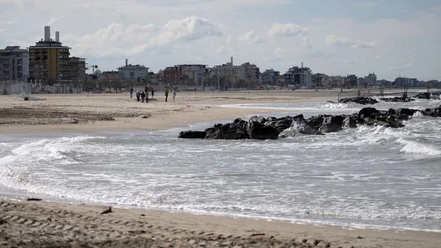 Adria: Makabrer Fund: Urne aus Deutschland an italienischem Strand