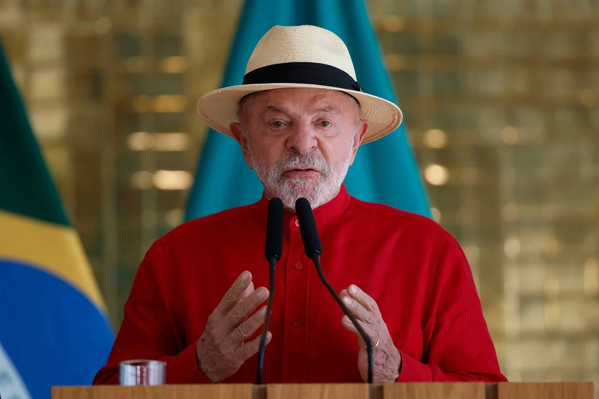 Lula diz que acusações contra filho ainda são ilações e chama lobista amiga de Lulinha de pilantra