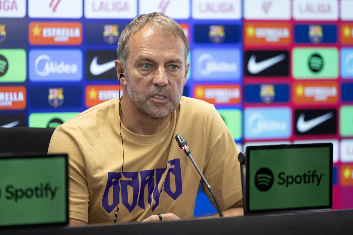 Flick: “Tengo ganas de ver jugar juntos a Rodri y Pedri”