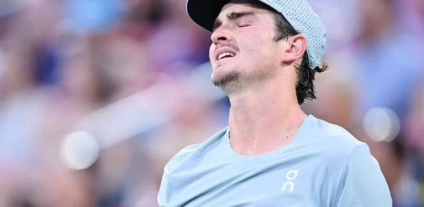 Tênis: João Fonseca está fora do US Open após iniciar tratamento no abdômen