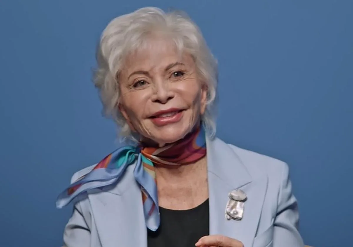 Isabel Allende, 84 años, sobre su patrimonio: «Mi casa es simple, tengo un coche que tiene 15 años ya y no lo pienso cambiar. El teléfono, el ordenador, todo es viejo porque me voy a ir de este mundo muy pronto»