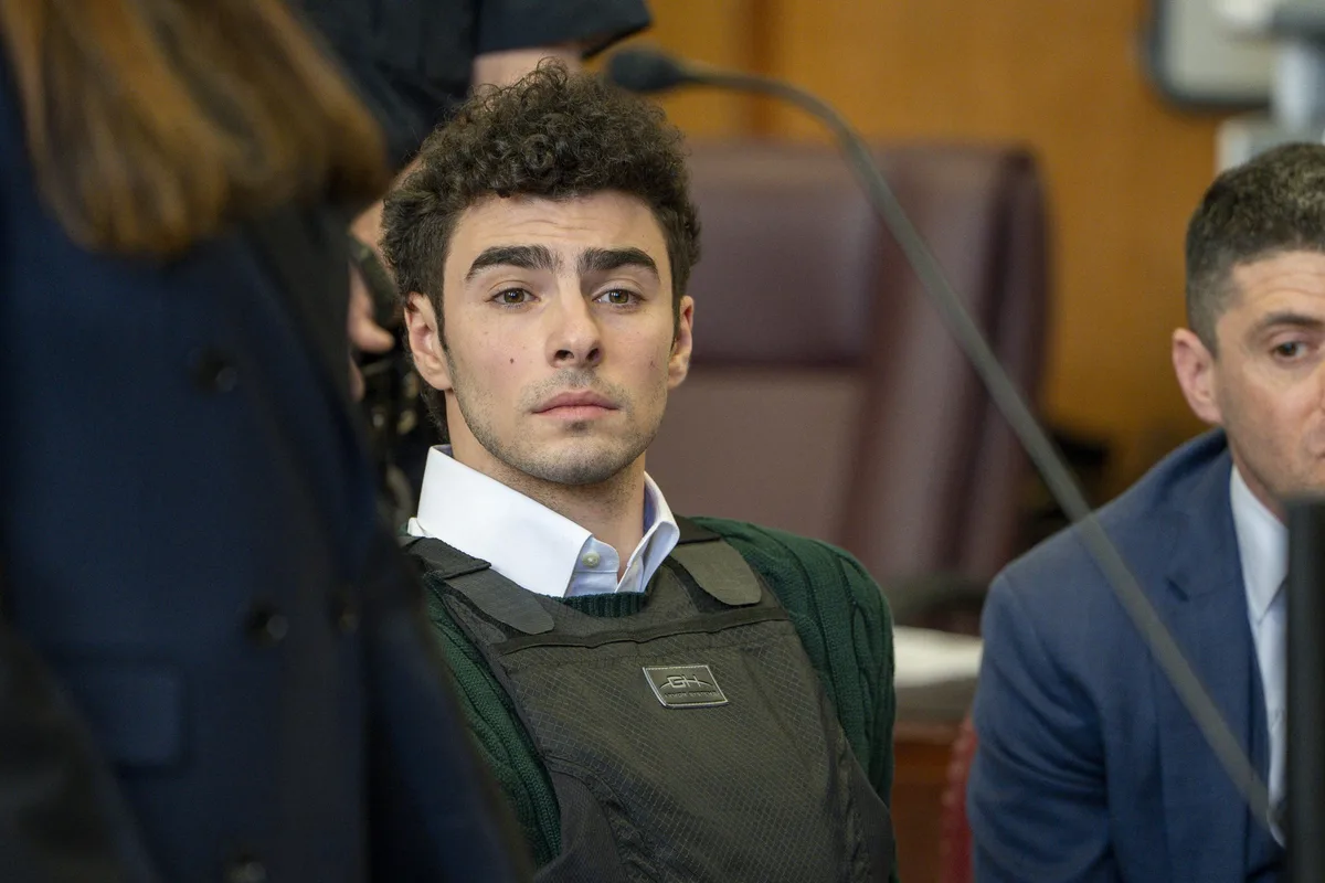 Aplazan para diciembre el juicio estatal contra Luigi Mangione en Nueva York