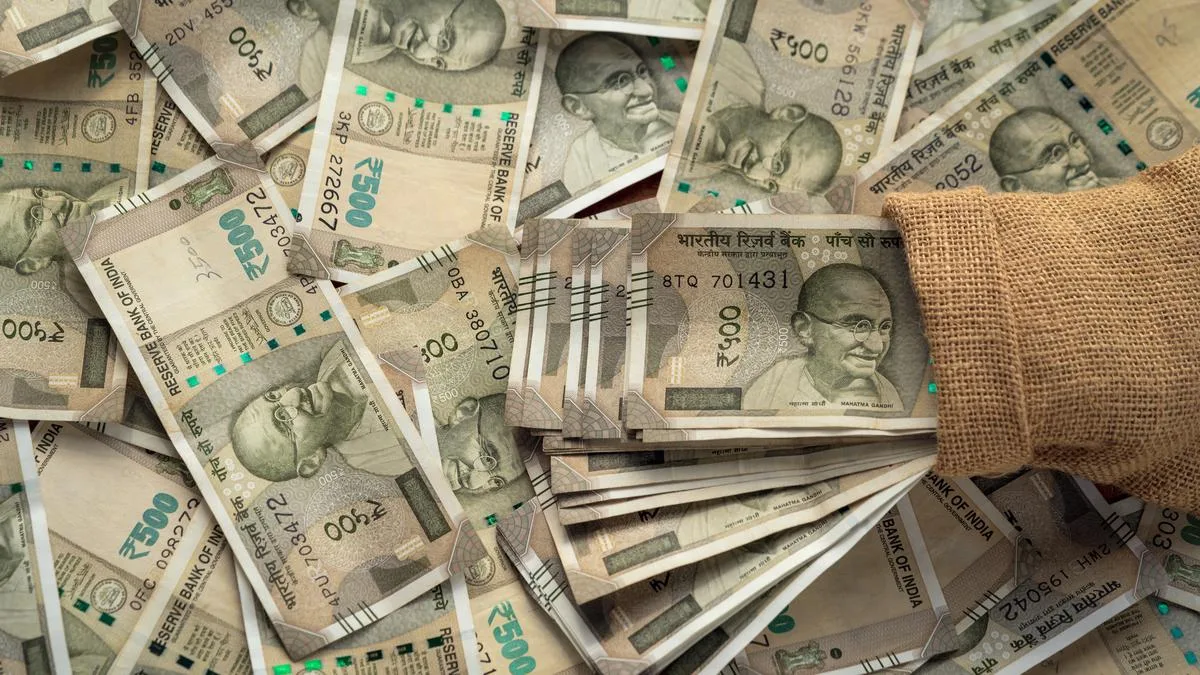 Rupee settles on flat note, 3 paise higher at 95.71 against U.S. dollar